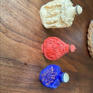 Decorative Snuff Bottle Set - Cream, Red, and Blue